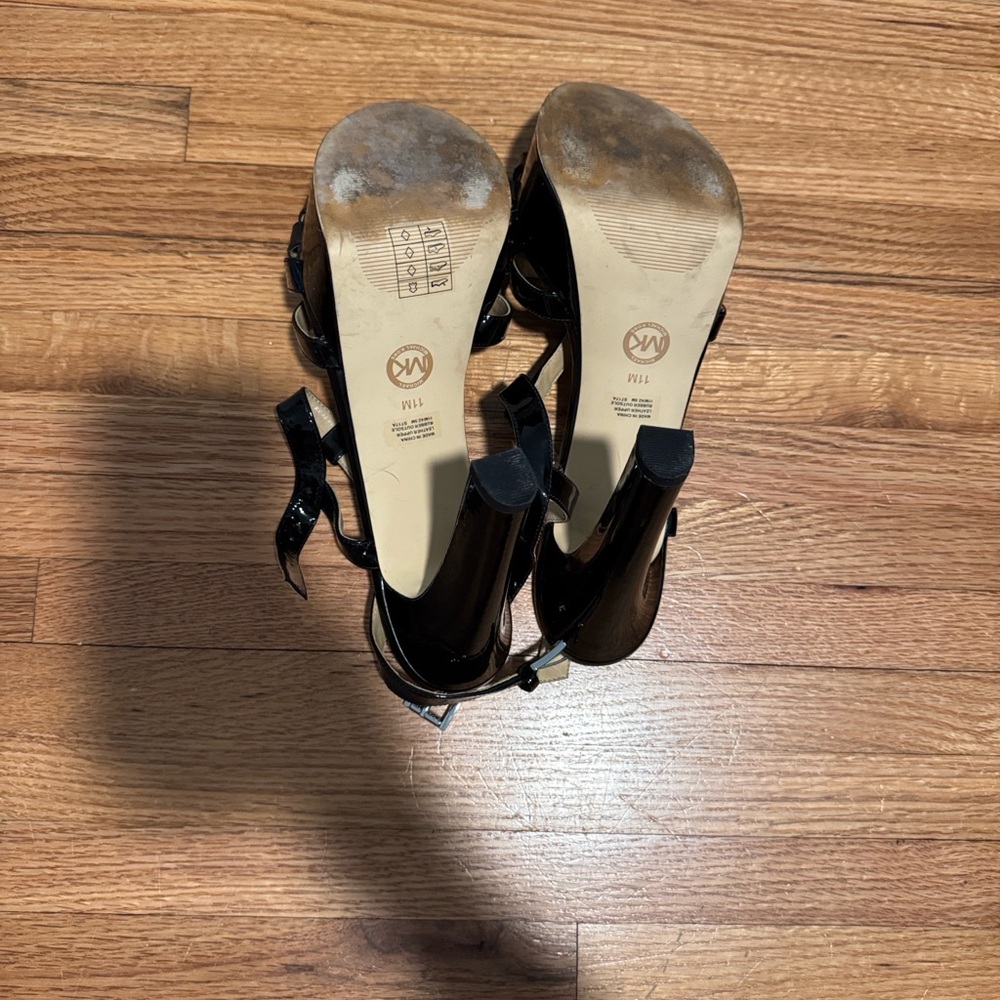 Michael Kors Glossy Black Catalina Heels - Picture 2 of 5